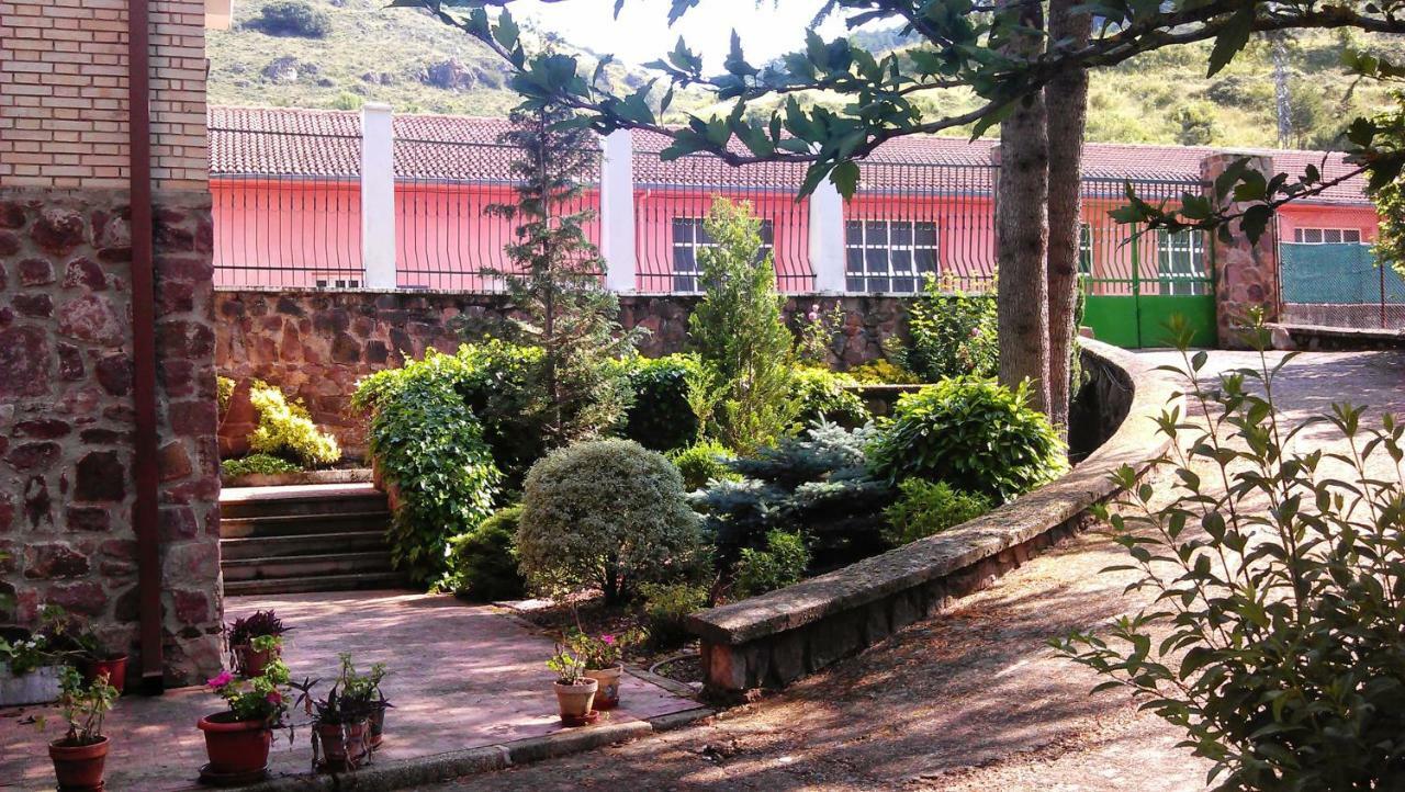 Casa De Julio Marroquin Villa Pradoluengo Buitenkant foto